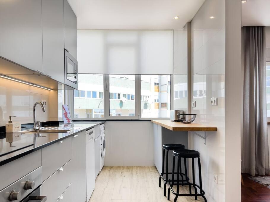 Olaias Lisbon 2 Bed Near Metro 2 Lisboa Exterior foto