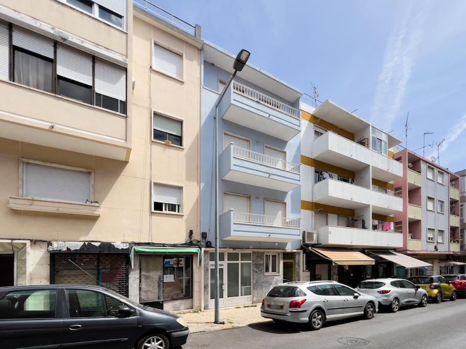 Olaias Lisbon 2 Bed Near Metro 2 Lisboa Exterior foto